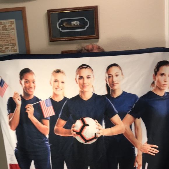 USWNT Players throw - Picture 3 of 3